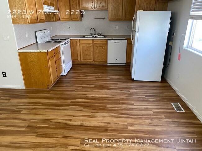 Building Photo - 2 Bedroom 1 Bath Duplex