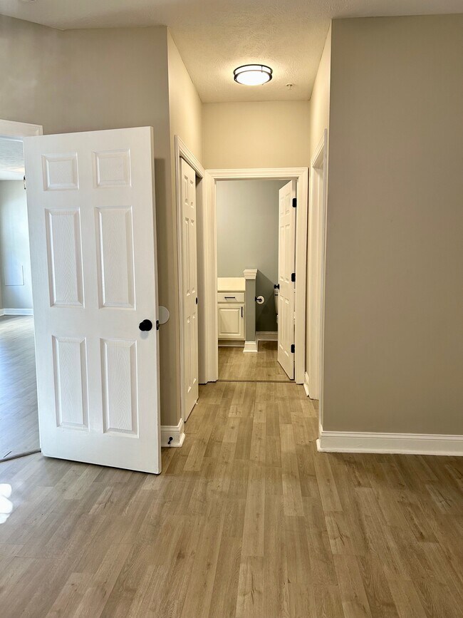 Foto del edificio - 110 Fountain Pointe Ln