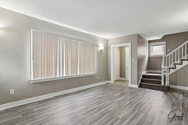 Foto del edificio - $1500 Large 3 bedroom home