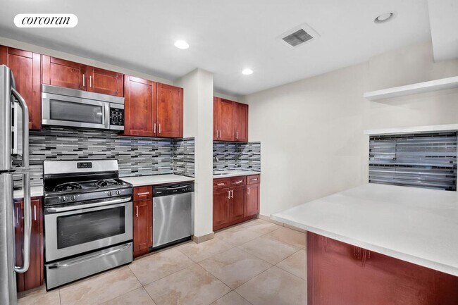 Foto del edificio - 11-46-46 Welling Ct