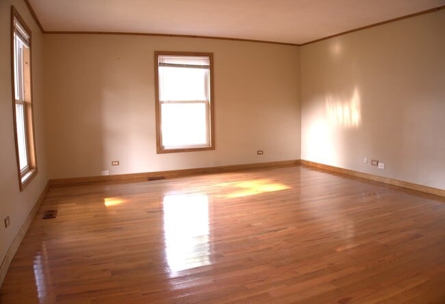 Building Photo - 336 Russet Way