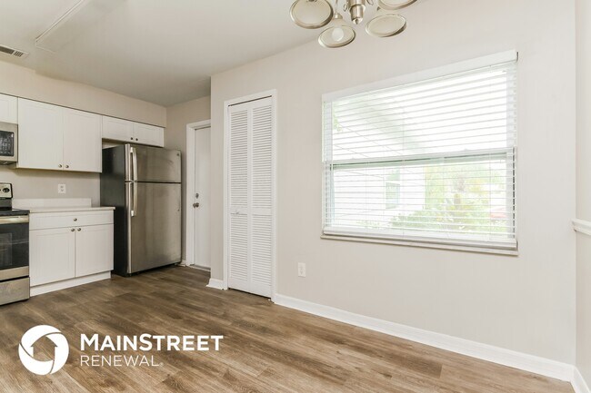 Building Photo - 1517 Colony Ave