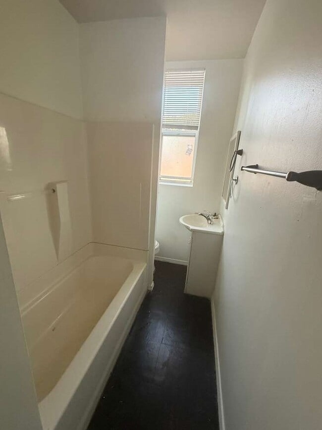 Building Photo - 4141 Oregon Ave