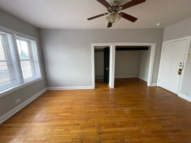 Foto del edificio - 4354 N Elston Ave
