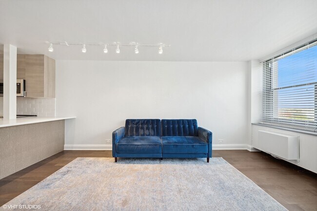Foto del edificio - 555 W Cornelia Ave