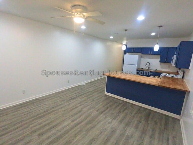 Photo - 3708 N Kenwood Ave Apartment