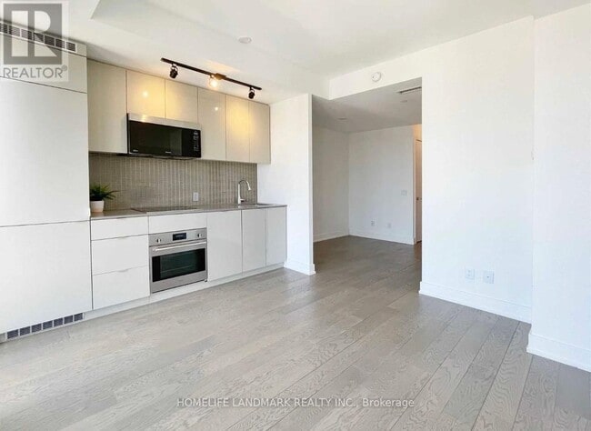 Building Photo - 7 Grenville St