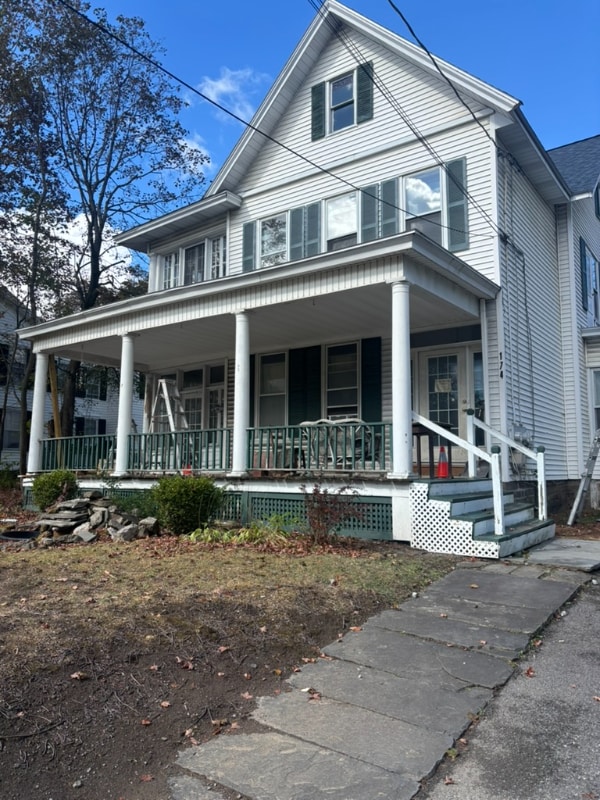 Building Photo - 174 Main St