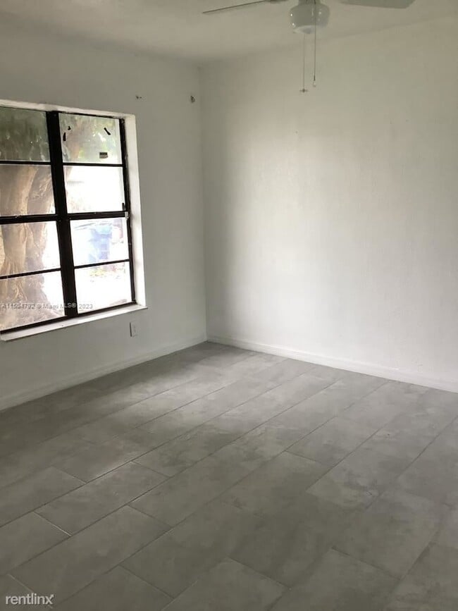 Building Photo - 3 br, 1 bath House - 22301 SW 115th Ave # 0