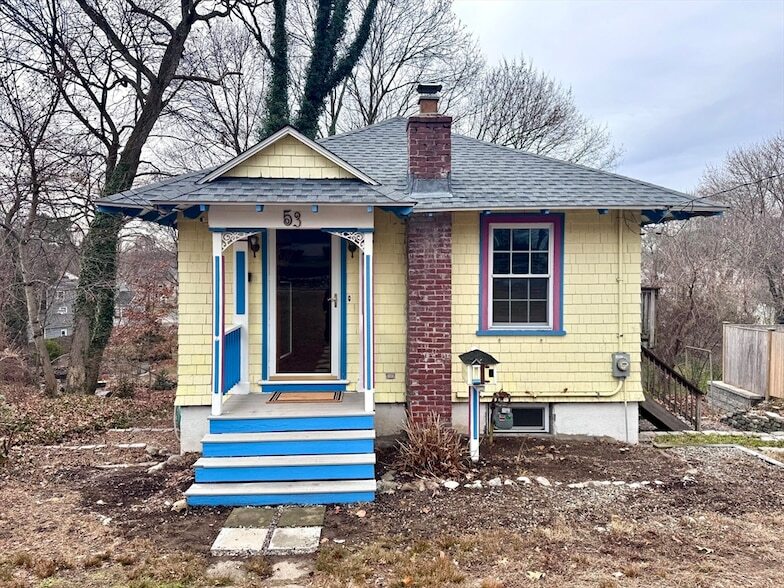 Primary Photo - 53 Circuit Rd