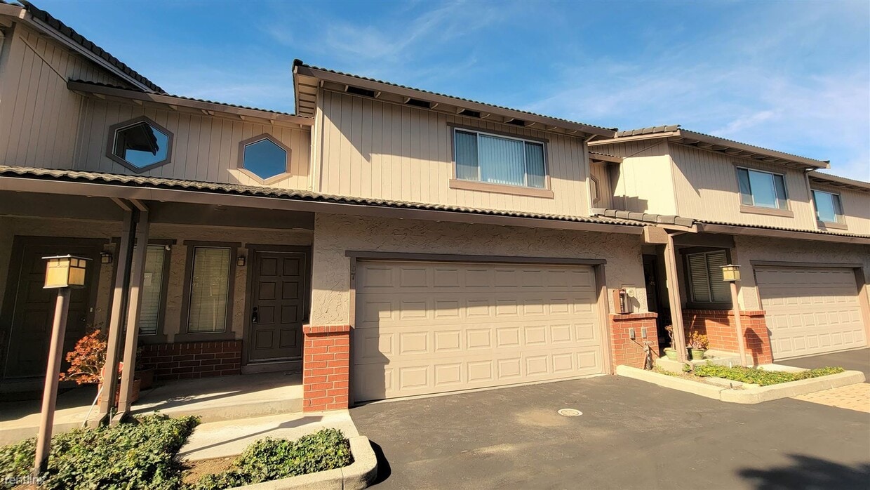 Primary Photo - 3 br, 2.5 bath Townhome - 97 Shelley Avenue