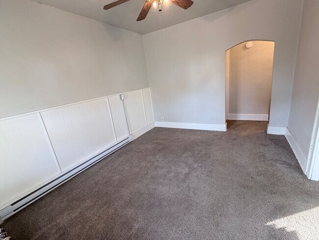 Foto del edificio - Cesar &amp; Beatrice Chaidez -305 21st St