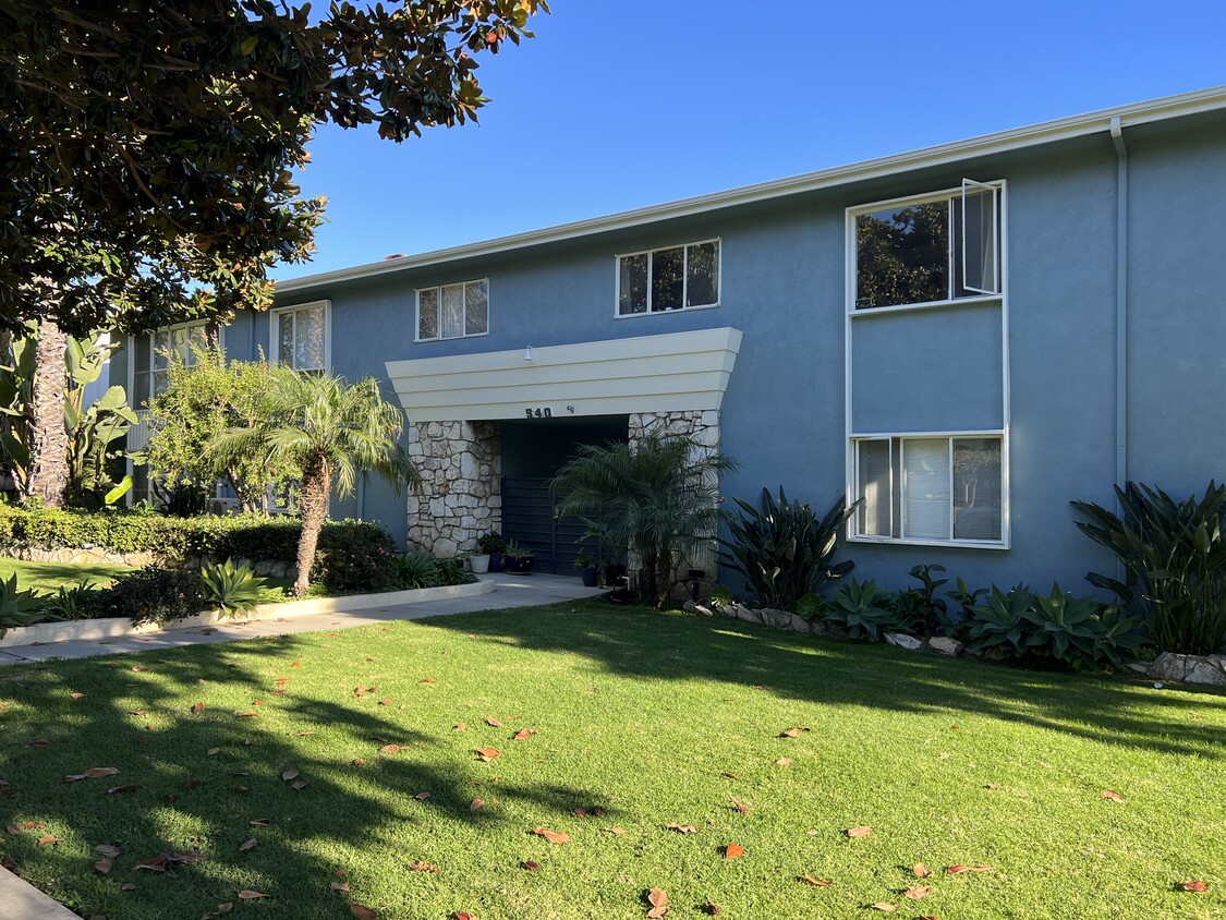 Primary Photo - 540 San Vicente Blvd