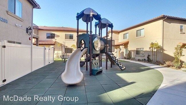 Building Photo - 14269 Rios Canyon Rd