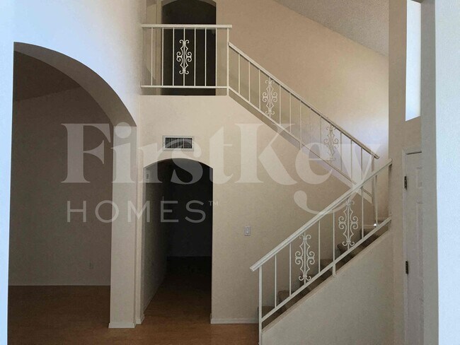 Building Photo - 4110 W Questa Dr