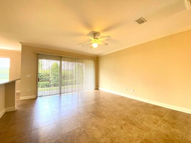 Foto del edificio - 3 Bedroom, 2.5 Bath Townhome in Maitland V...