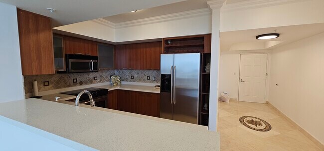Building Photo - 16699 Collins Ave