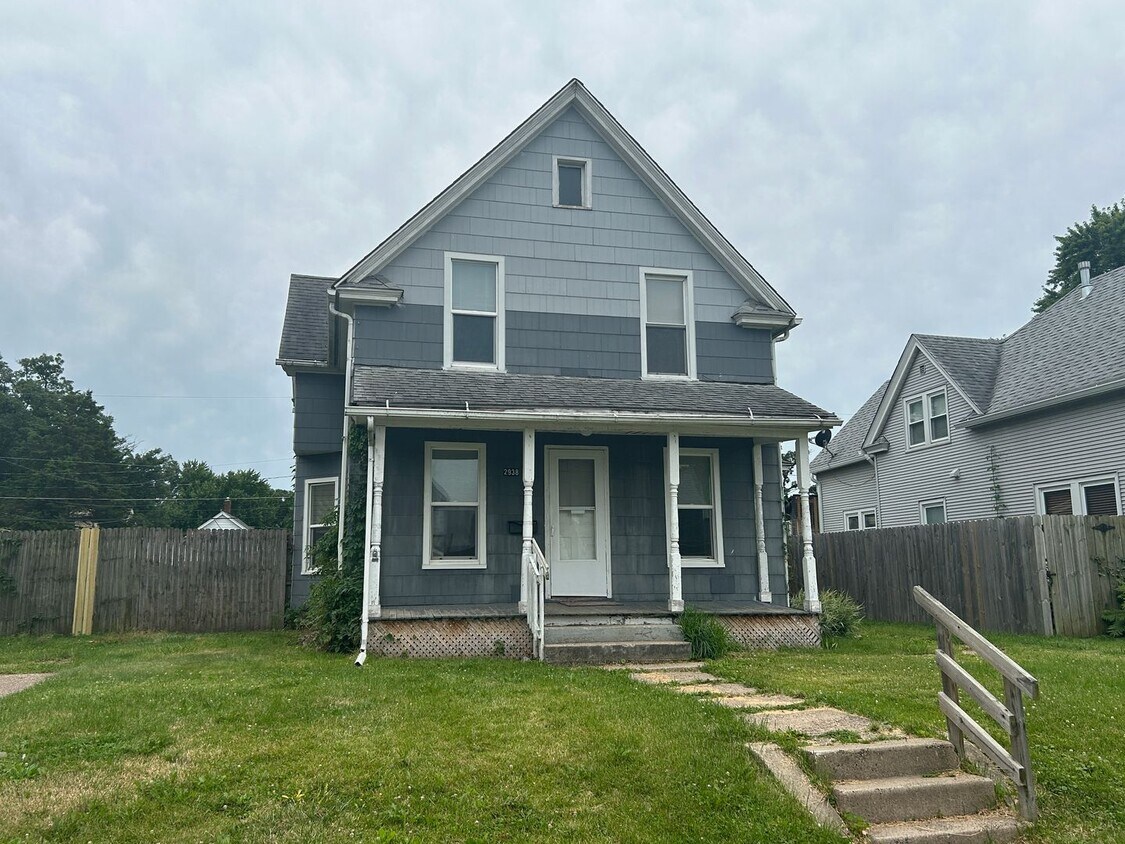2938 11th Avenue C, Moline, IL 61265 House Rental in Moline, IL