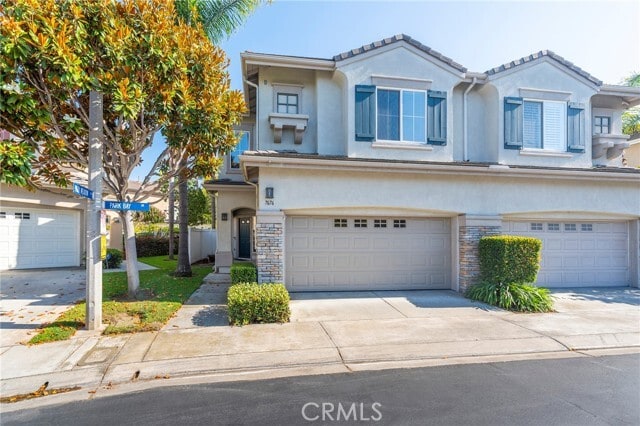 Foto principal - 7676 Park Bay Dr