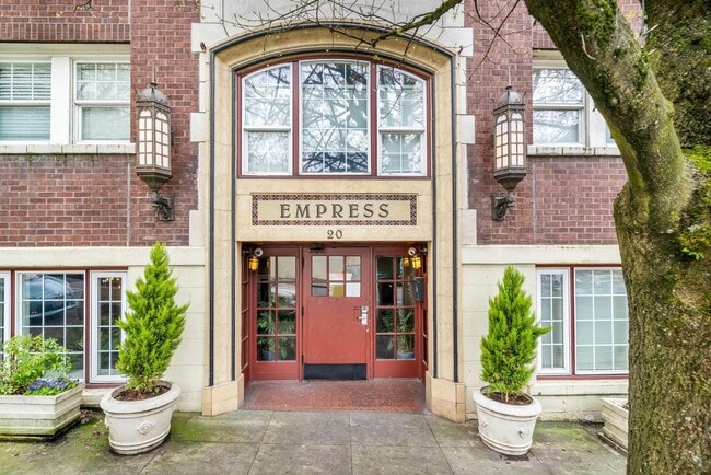 Cozy, updated 4th-floor studio in Nob Hill. Convenient location near all the hot spots - Cozy, updated 4th-floor studio in Nob Hill. Convenient location near all the hot spots House