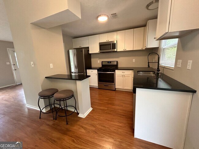 Foto del edificio - 275 Birch Rill Dr