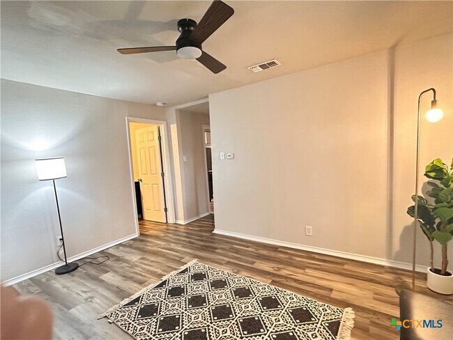 Foto del edificio - 511 McKie St