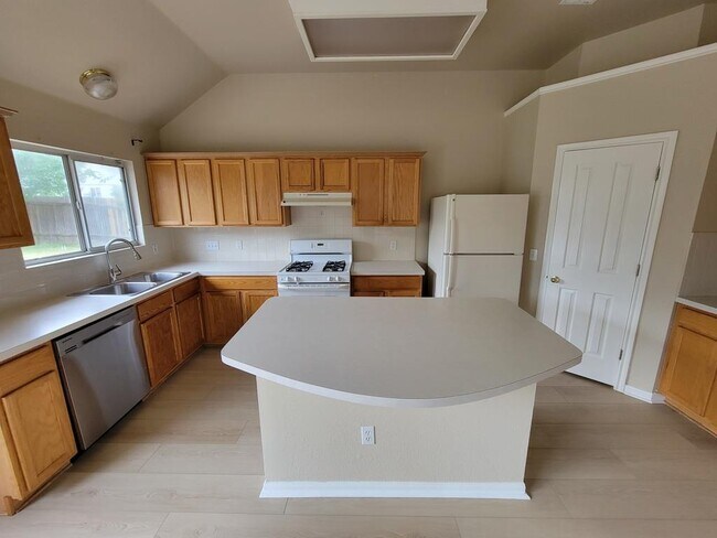 Foto del edificio - 1013 Howeth Dr