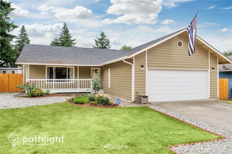 Primary Photo - 122 Lippert Drive W, Port Orchard, WA, 98366