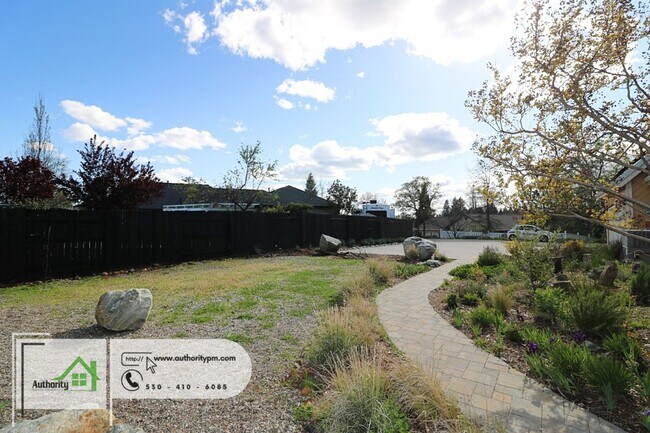 Foto del edificio - 19326 Lexington Ln