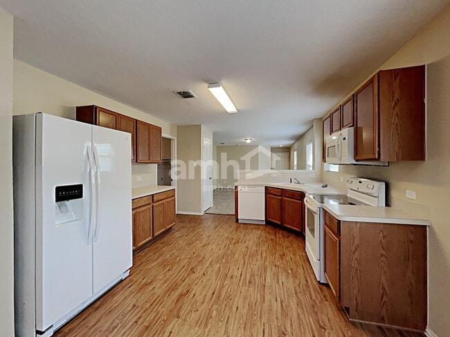 Building Photo - 1995 Kickapoo Trl