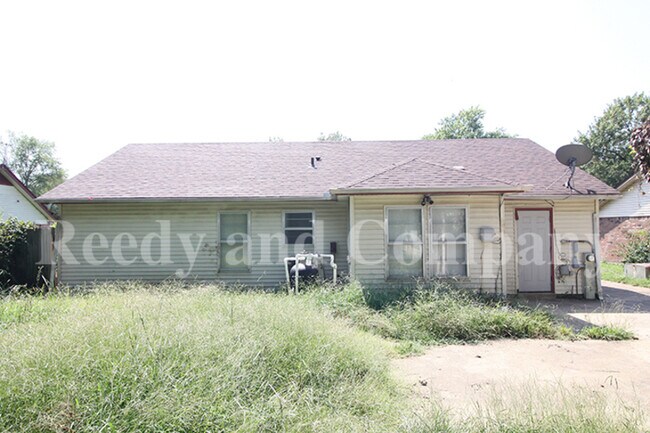 Building Photo - 6060 Tall Willow Dr