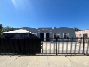 Building Photo - 1702 W 60th St