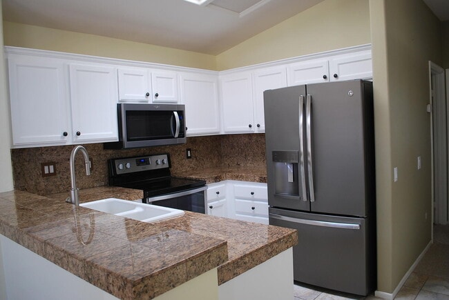 Building Photo - 78900 Champagne Ln