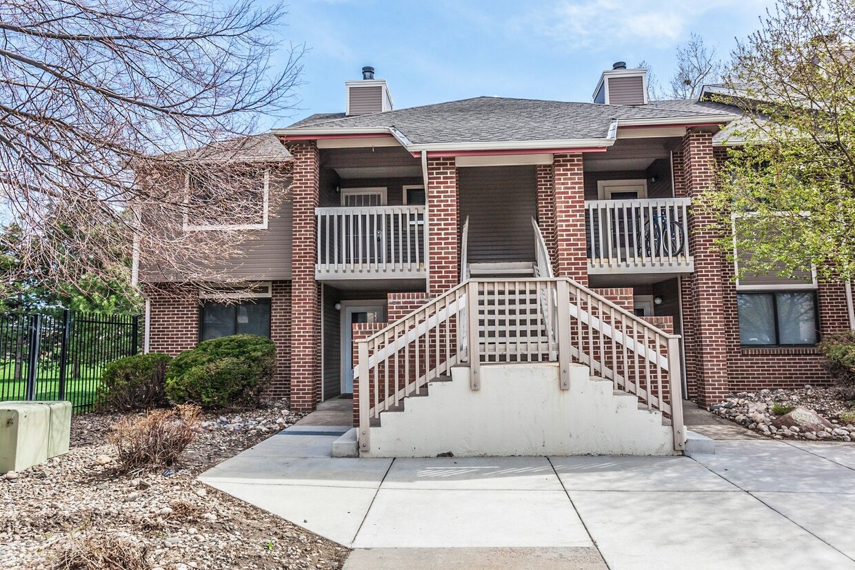 Foto principal - SIGNING BONUS!! Available Now! Great 3 Bed...