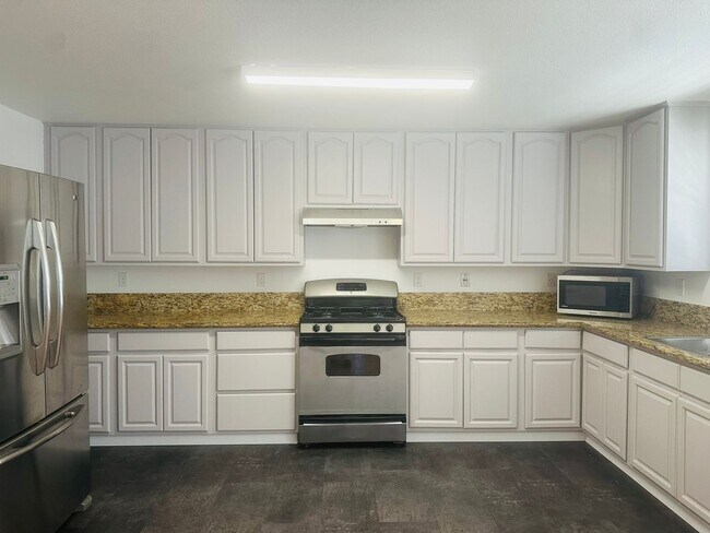 Foto del edificio - Spacious 1 Bedroom in Downtown Sacramento Where Convivence Is KEY! CALL Today To Schedule a Showing!