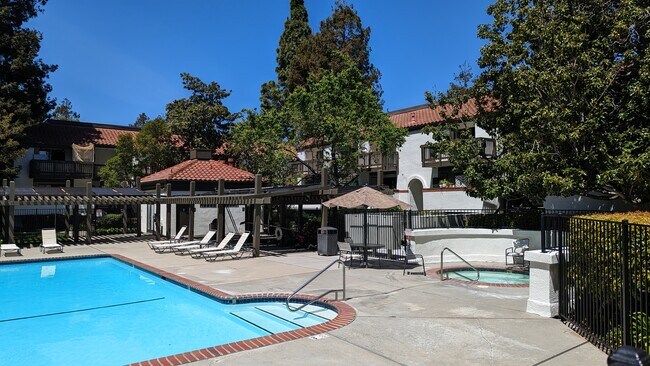 Jacuzzi comunitario - 606 San Conrado Ter