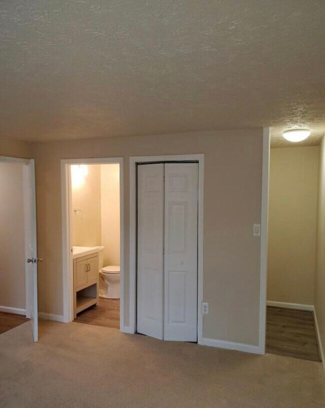 Master Bathroom & Closet - 12407 Hickory Tree Way