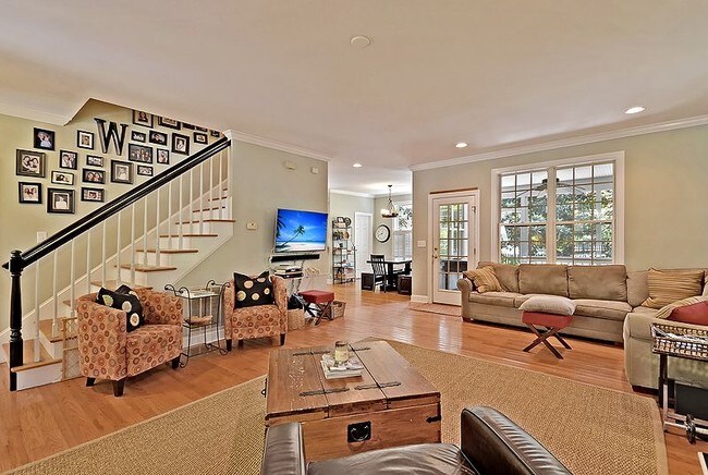 Foto del edificio - 604 Hamlet Square Ln