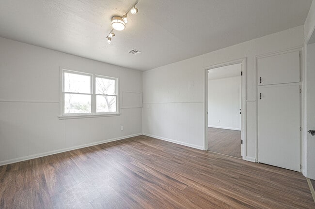 Building Photo - 727 NW 97th St