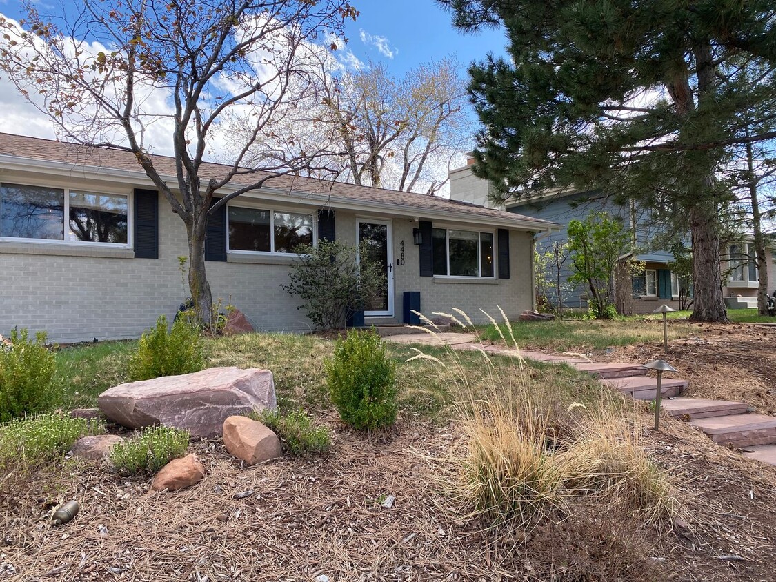 Primary Photo - Beautifully updated 5BR/3BA Home in South ...