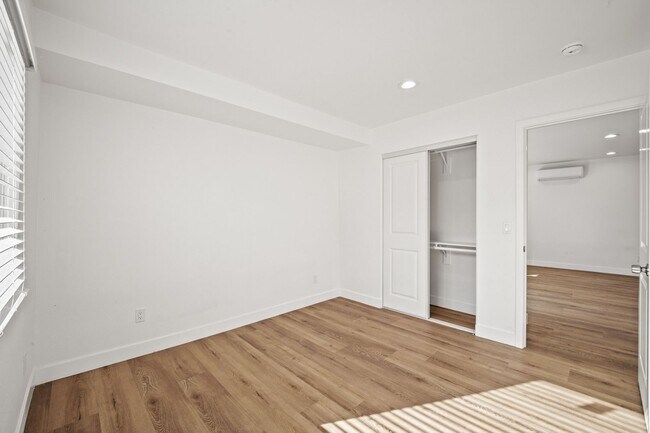 Foto del edificio - 120 E Alberta St