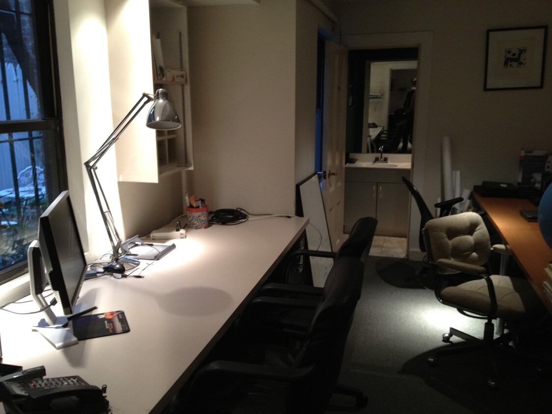 Interior Ground Floor Office - 6 E 74th St