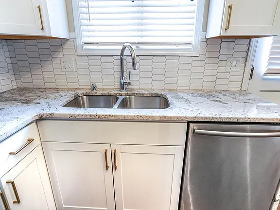 Building Photo - 6711 W 78th Terrace
