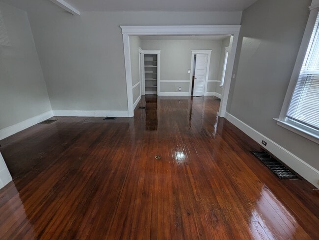Foto del edificio - 331 Ellsworth Ave