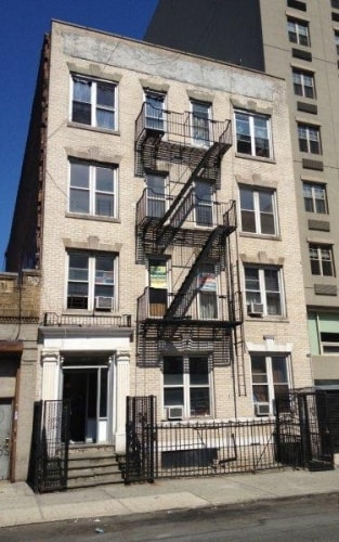 Primary Photo - 1763 Townsend Ave
