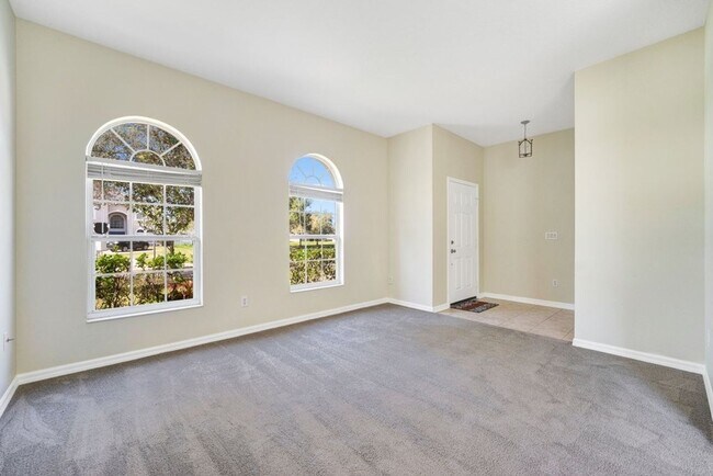 Foto del edificio - Cozy 4/2 Home Nestled in a Gated Community