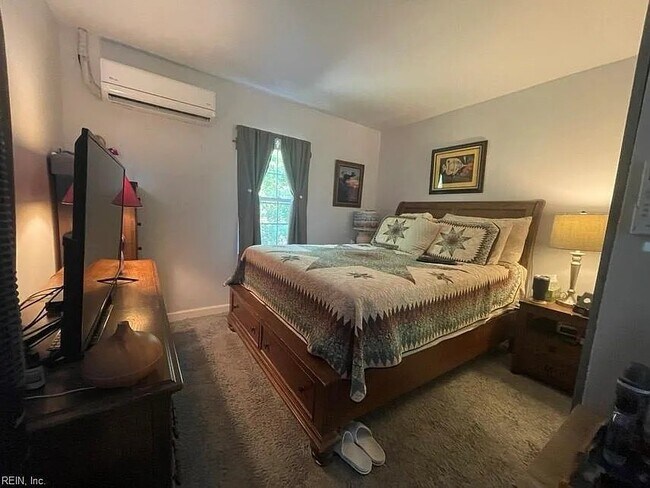 Rear bdrm - 31 E Howard St