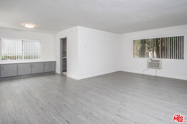 Building Photo - 450 S Los Robles Ave