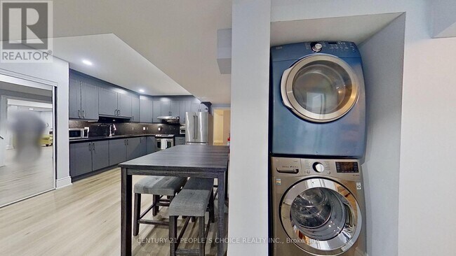 Building Photo - 2195 Dewsbury Dr