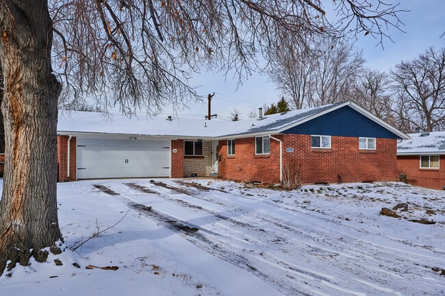 Foto del edificio - 151 S Ames St